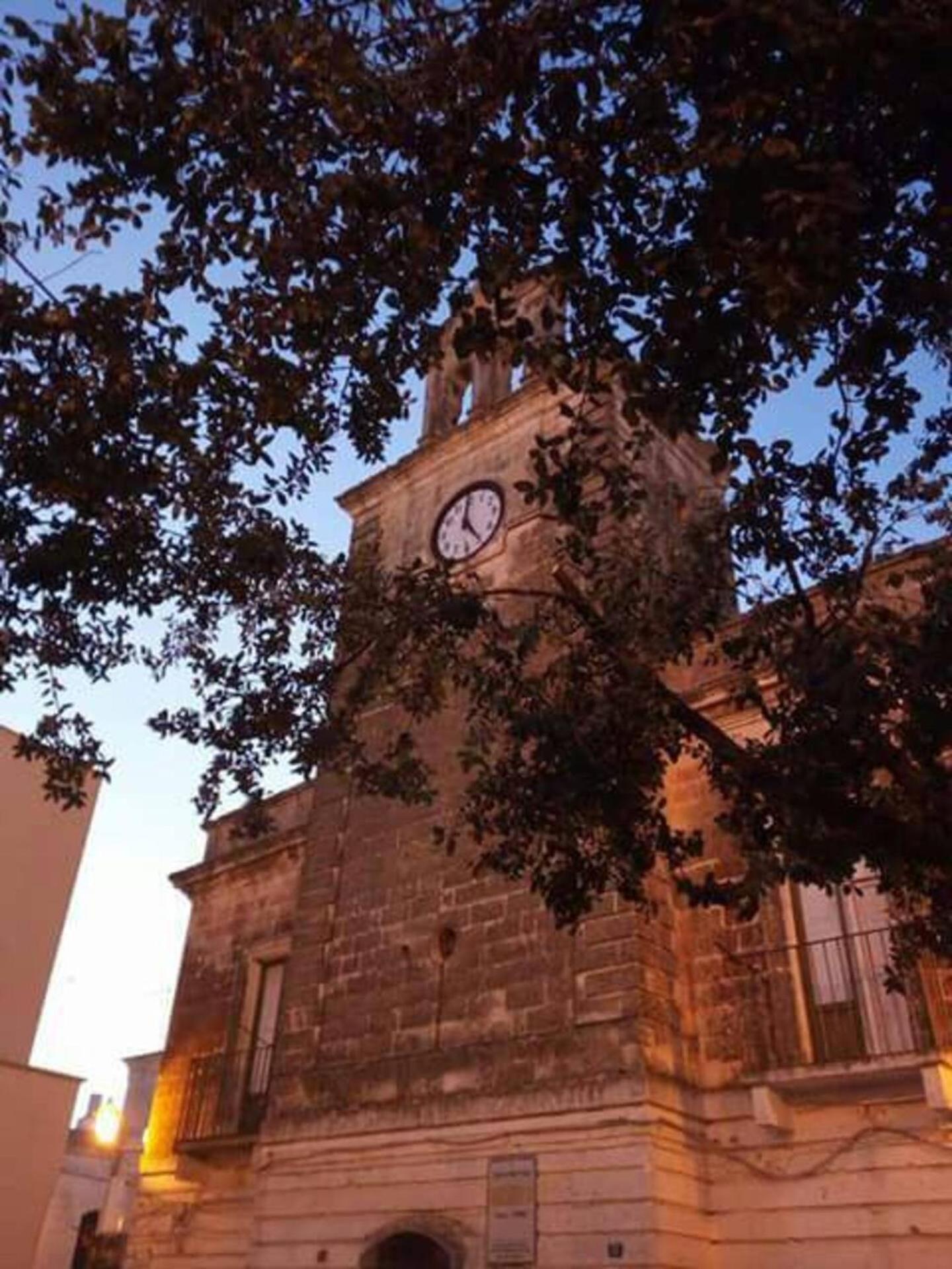 Dimora Storica Alla Rotonda Mottola Esterno foto
